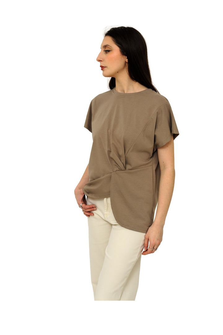 T-shirt drappeggio laterale con taglio asimmetrico