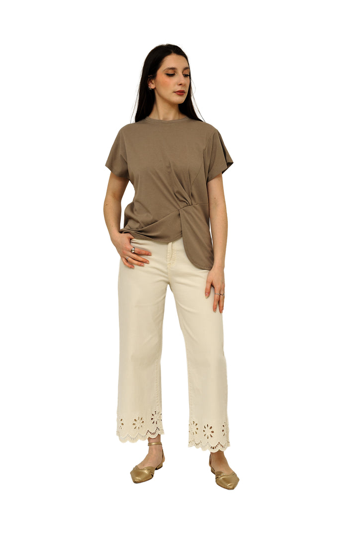 T-shirt drappeggio laterale con taglio asimmetrico