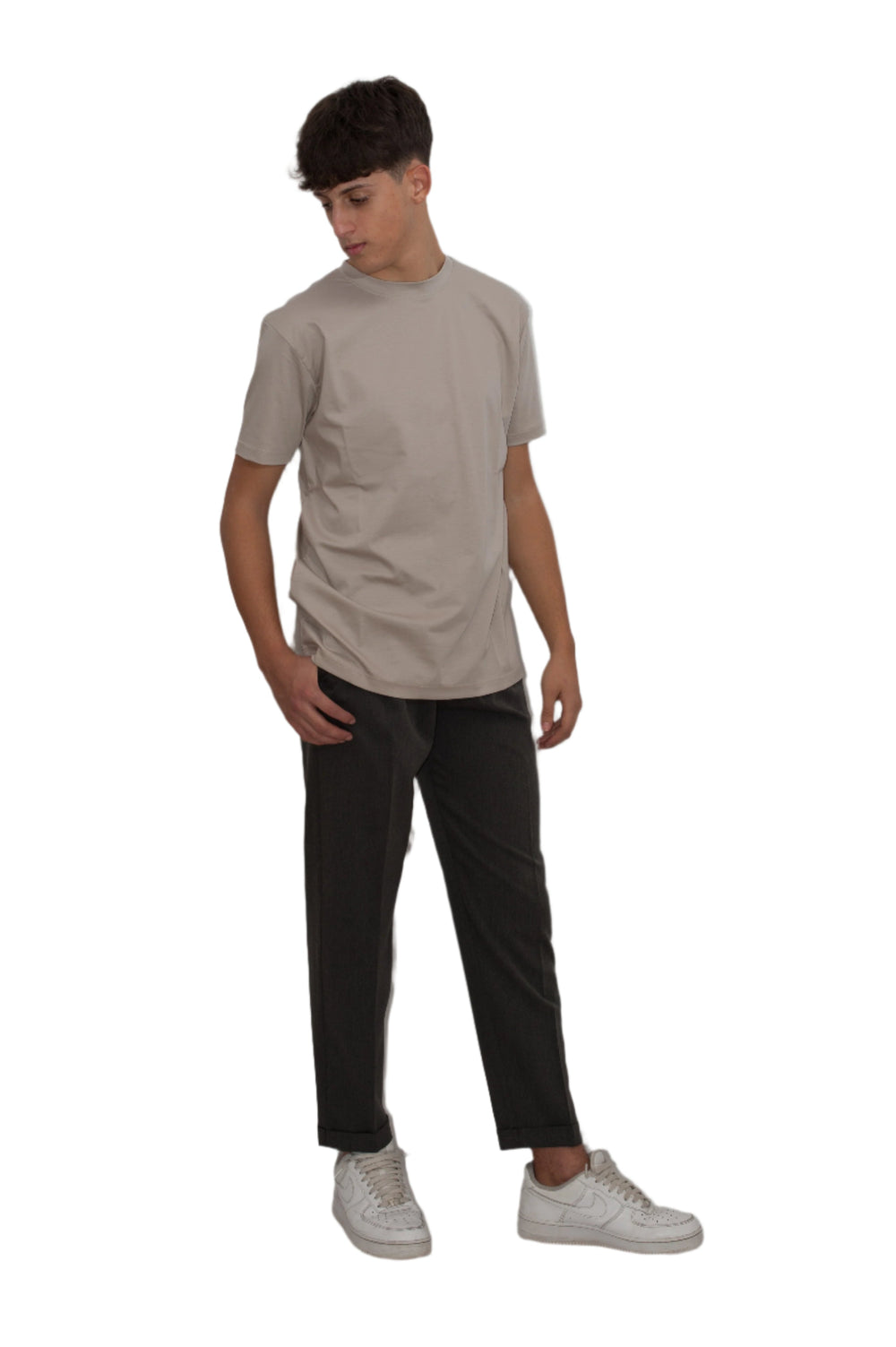 outfit T Shirt tinta unita filo di scozia pantalaccio manolana