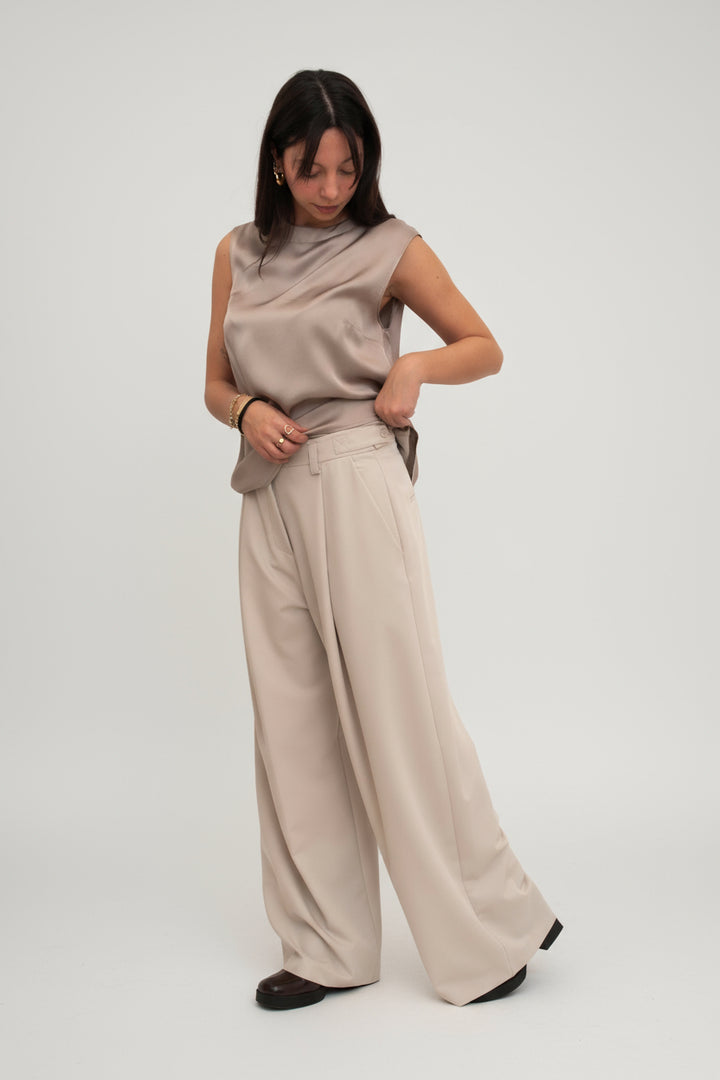 outfit blusa e Pantalone  palazzo a gamba ampia